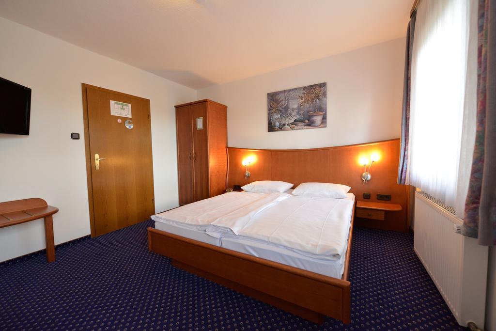 Trollinger Hof Hotel Bad Oeynhausen Bagian luar foto